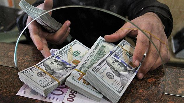 ЦБ: объем валютных вкладов россиян за рубежом в 2022 году превысил внутрироссийские объемы