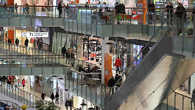 Москвичи стали реже ходить в торговые центры и больше экономить