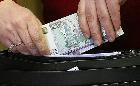 Назван процент готовых на снижение зарплаты ради удаленки россиян