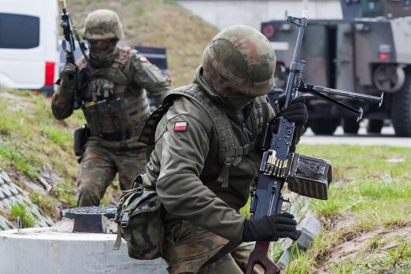 «Больше войск у российской границы». НАТО меняет стратегию из-за конфликта на Украине 